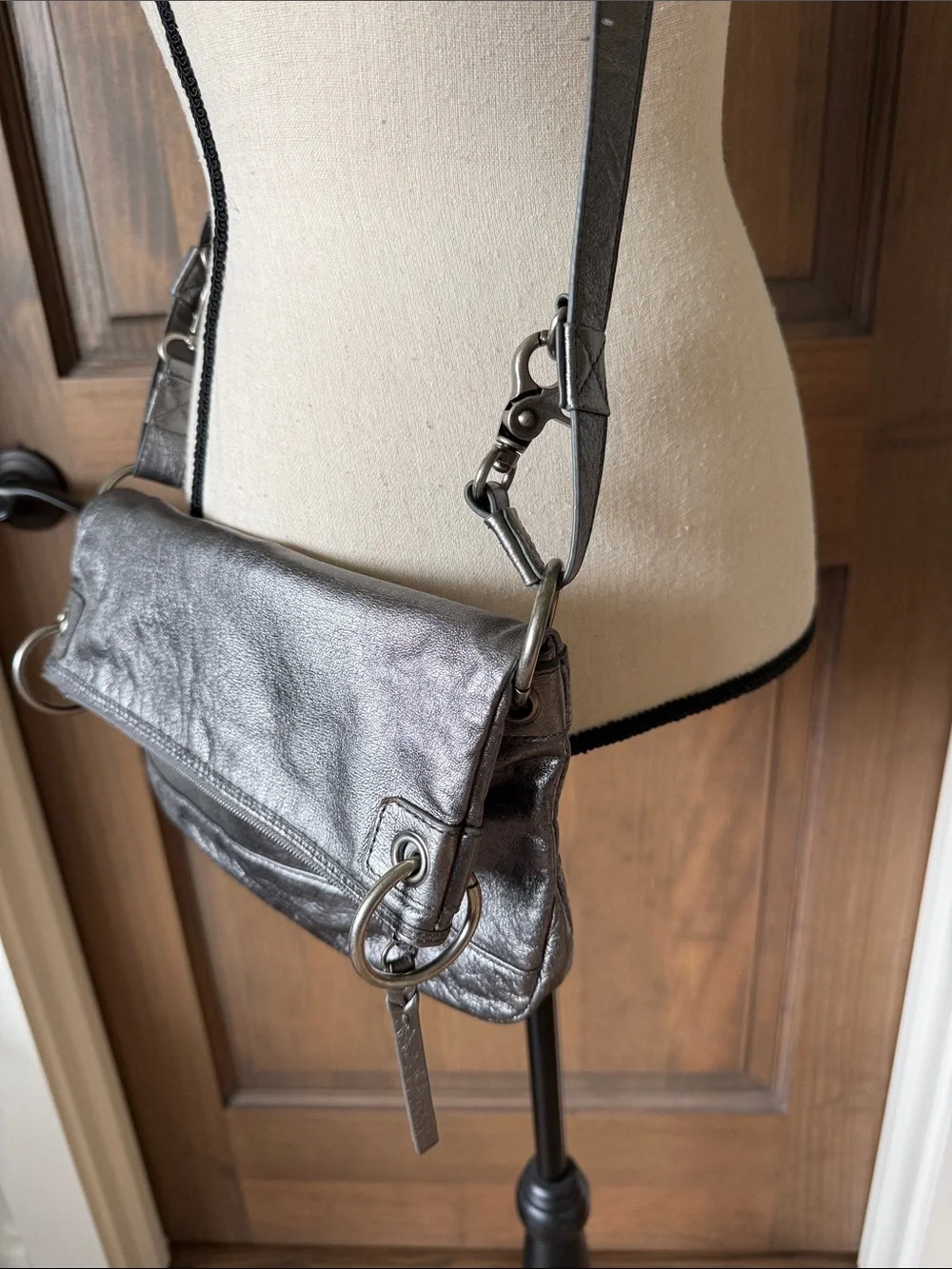 The Sak Metallic Gunmetal Crossbody Bag - Versatile Everyday Shoulder Bag - Picture 3 of 5